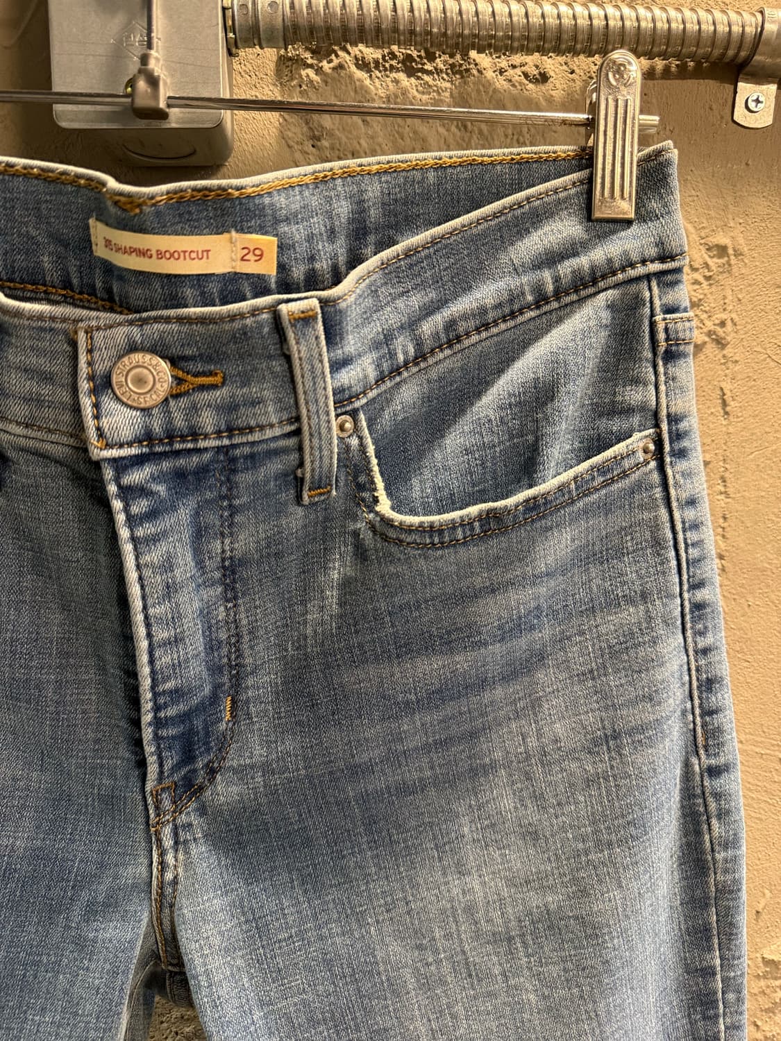 29 리바이스 LEVIS 315 셰이핑 부츠컷 데님 팬츠 연청 상품이미지3