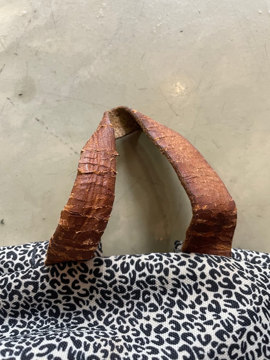 이스트팩 레오파드 백팩 상품이미지4