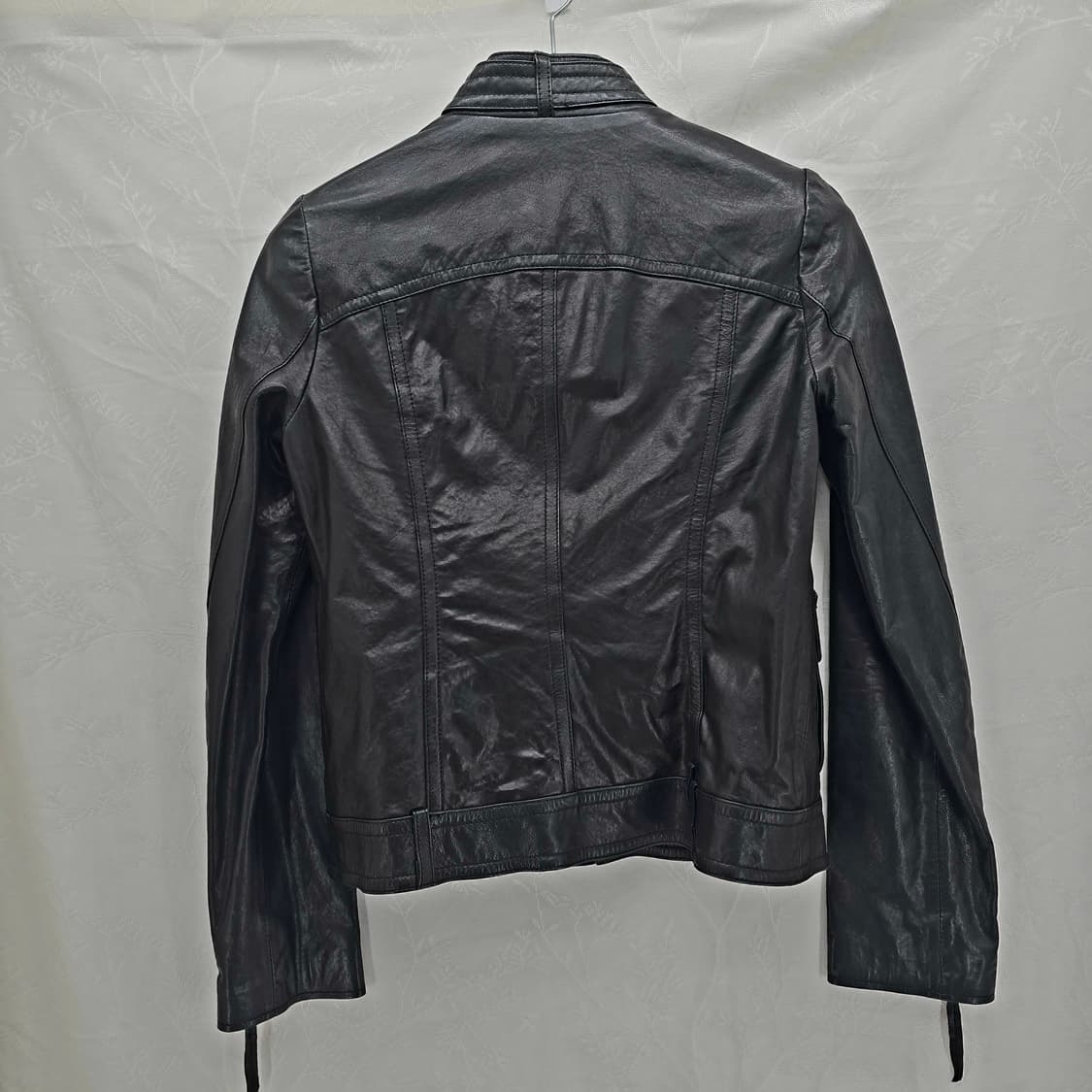 SON JUNG WAN 블랙 레더 여성 라이더 자켓 상품이미지2