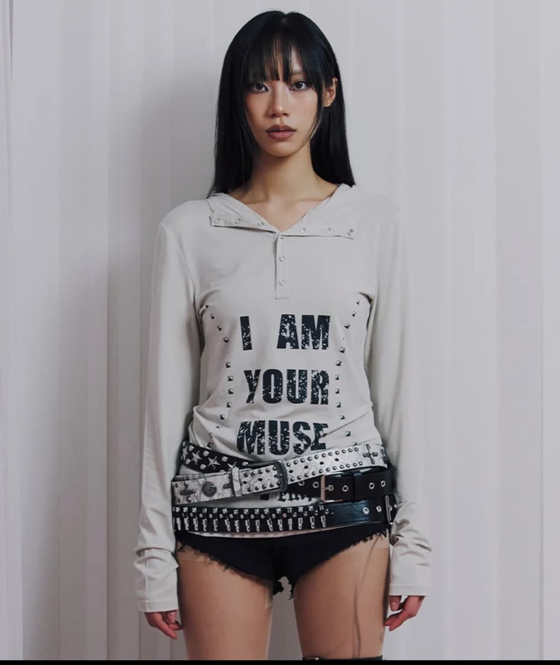 일리오 베이지 후디 그래픽 롱슬리브  상품이미지1