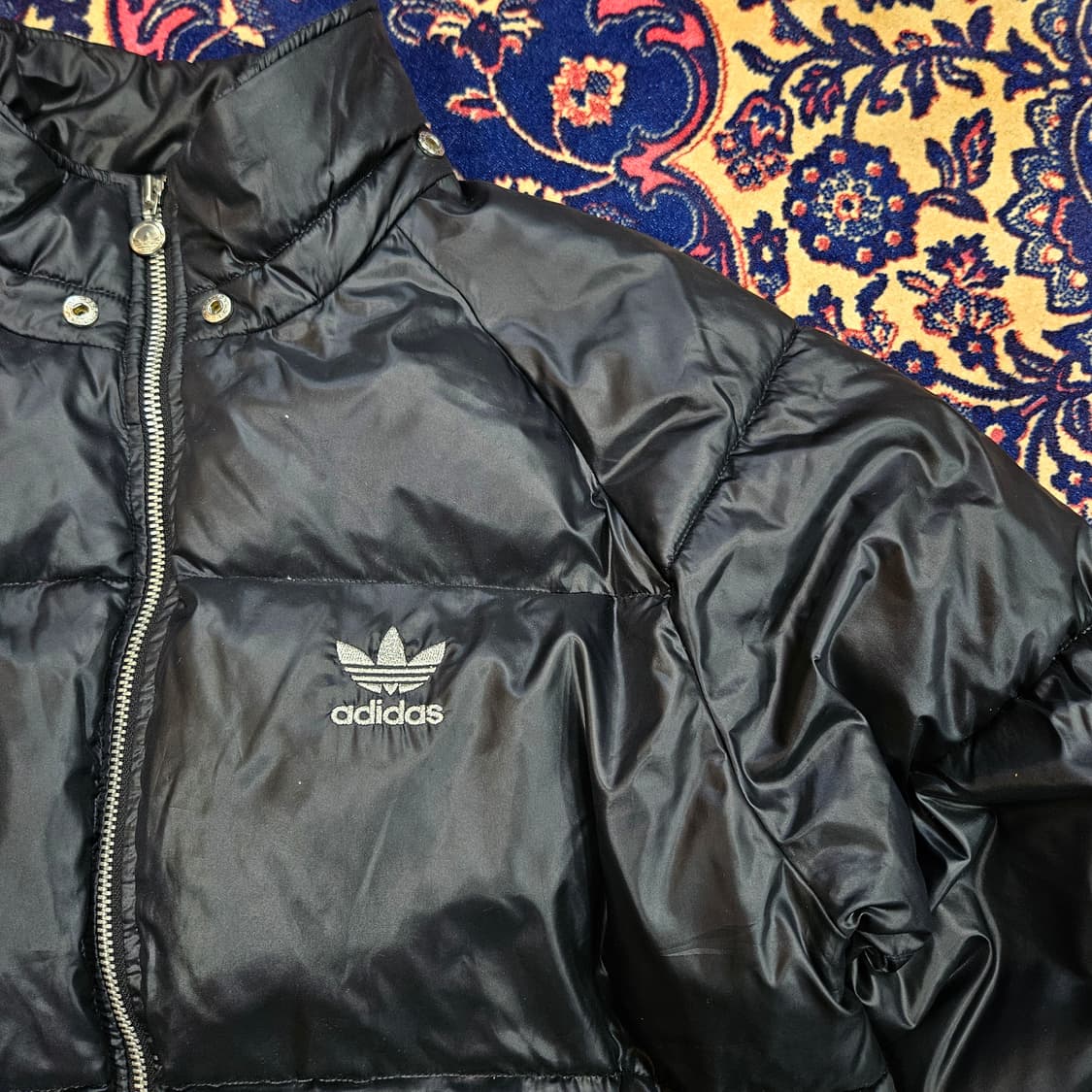아디다스 올드스쿨 라글란 파이어버드 유광 푸퍼패딩 XL size 상품이미지3