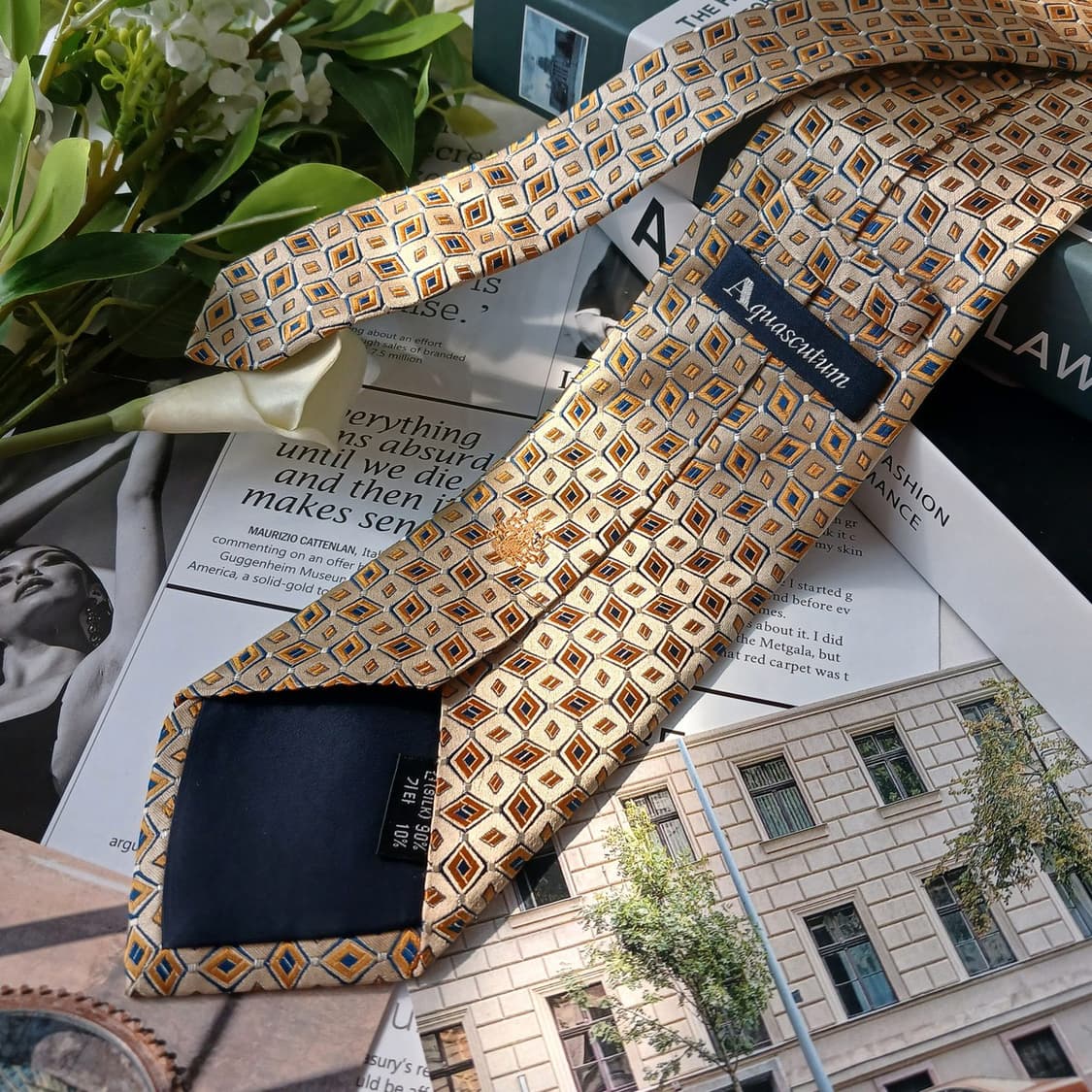 아쿠아스큐텀 실크 골드 패턴 넥타이 9.2cm B등급 E779
 상품이미지5