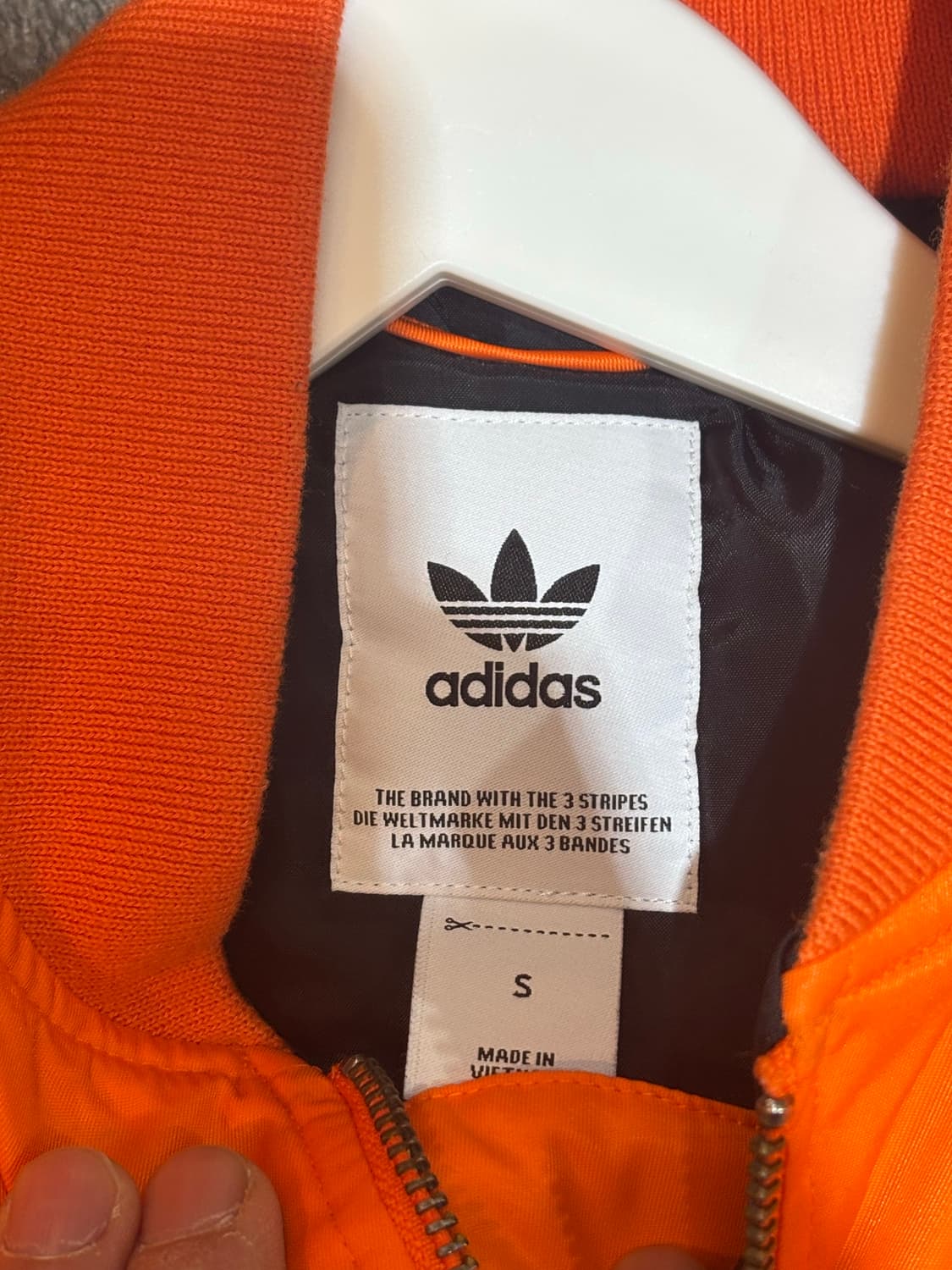 아디다스 오렌지 봄버 패디드 자켓  상품이미지5