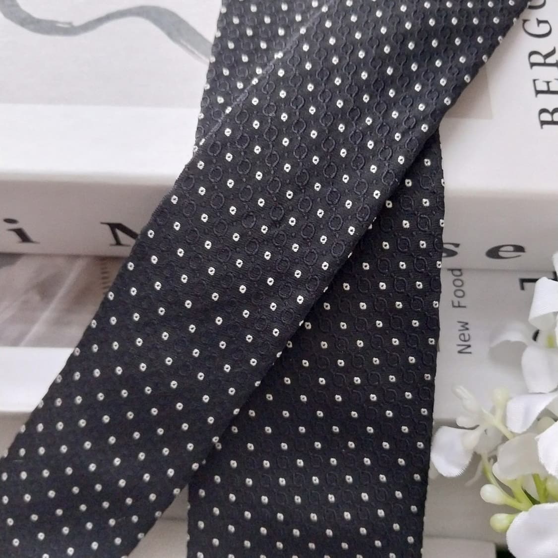 제냐 실크 블랙 마이크로 도트 넥타이 6.2cm A+등급 K1622
 상품이미지3