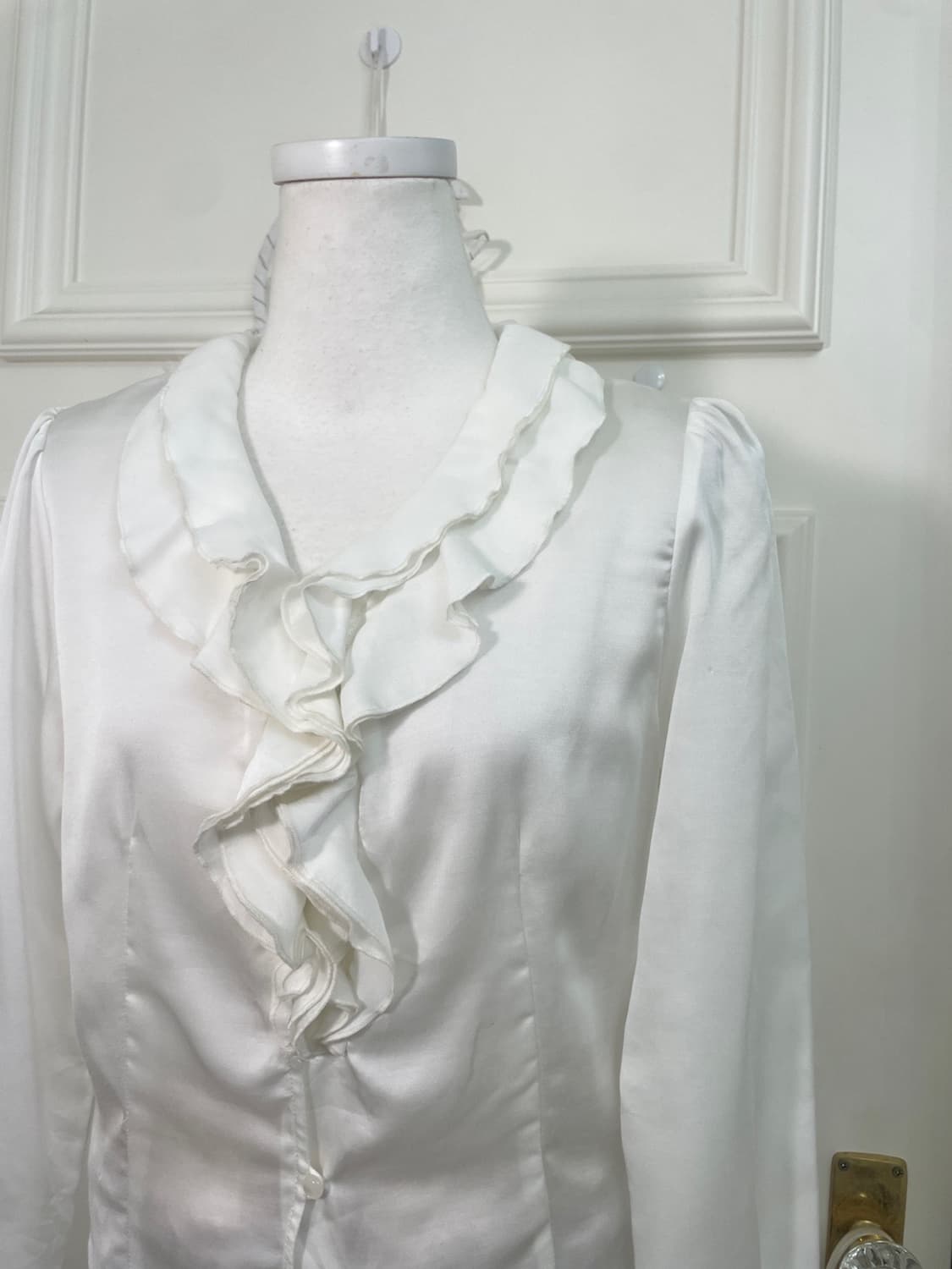 ivory satin ruffle blouse(size-2)  상품이미지7