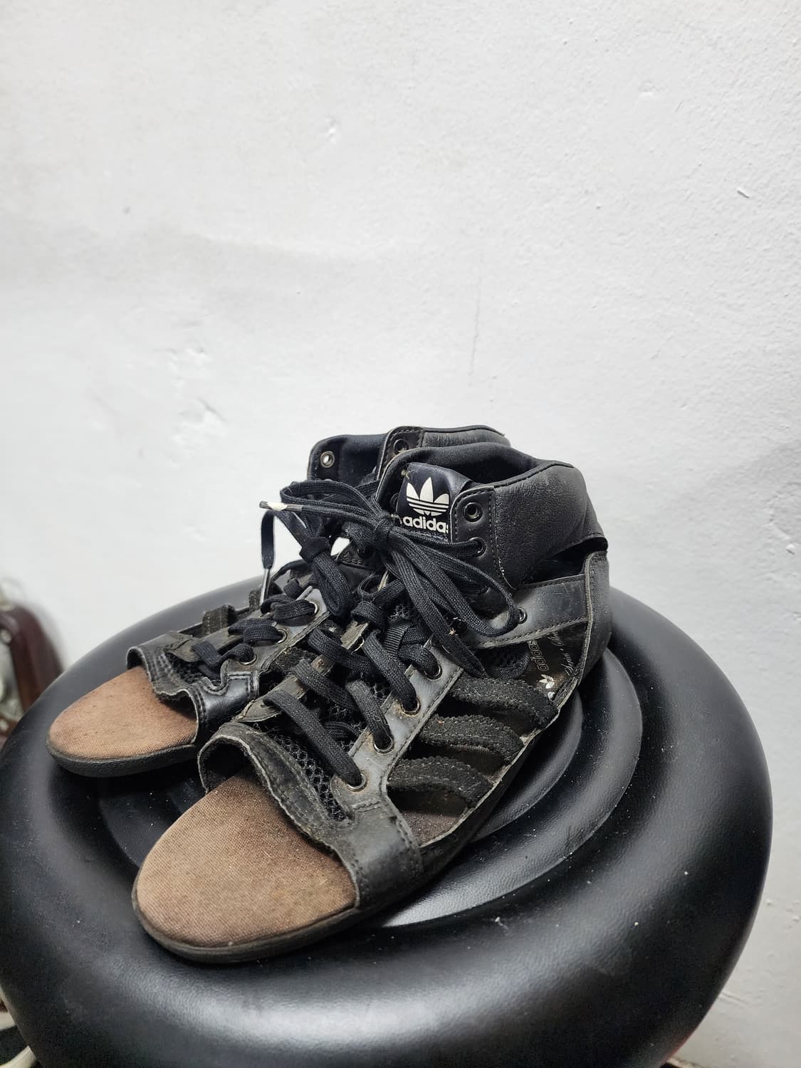 아디다스 빈티지 블랙 하이탑 샌들 상품이미지1