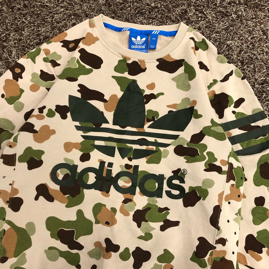 아디다스 카모 파이어버드 빅로고 맨투맨 상품이미지2
