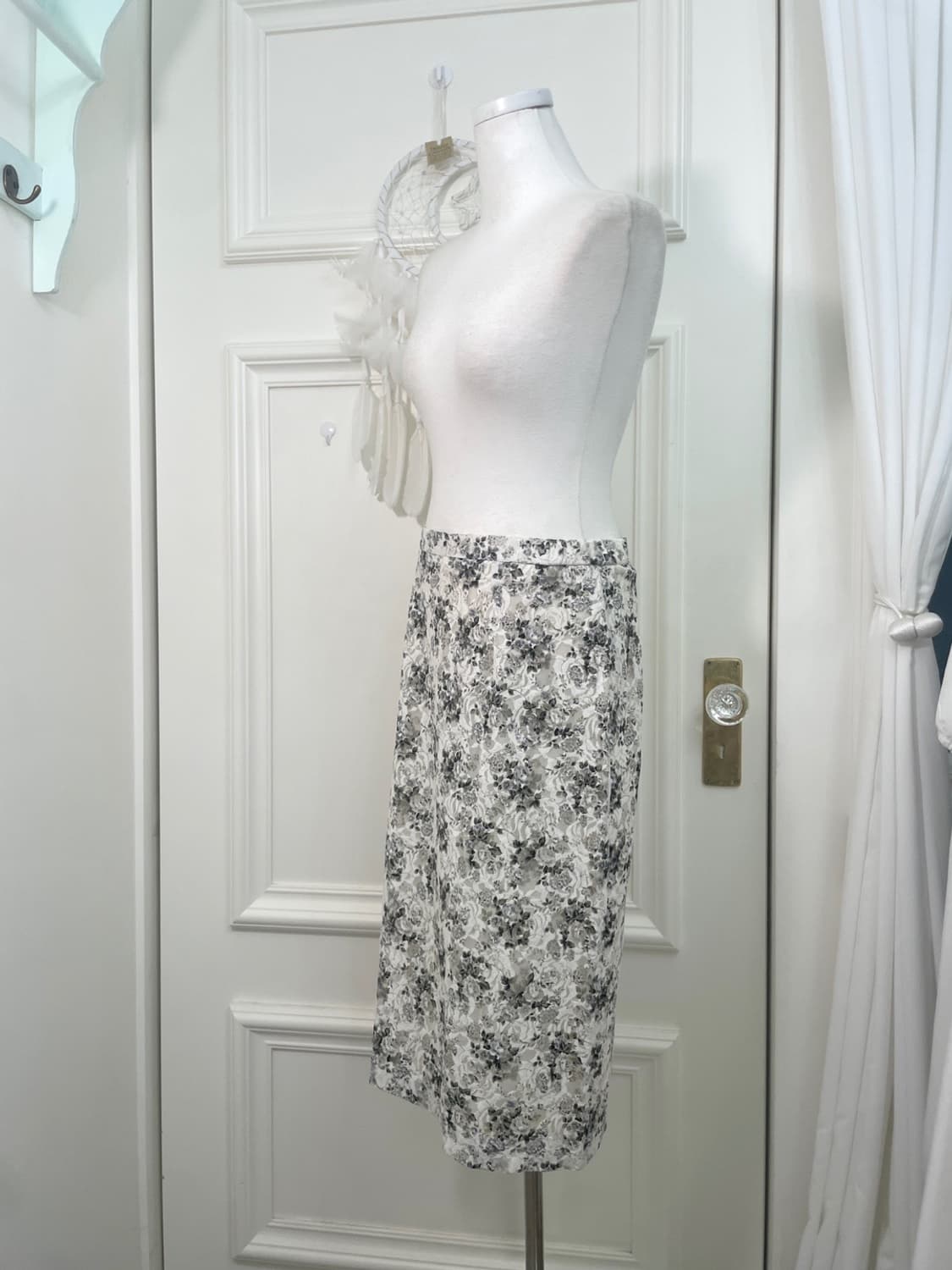 khaki ivory rose lace skirt(size-M) 상품이미지2