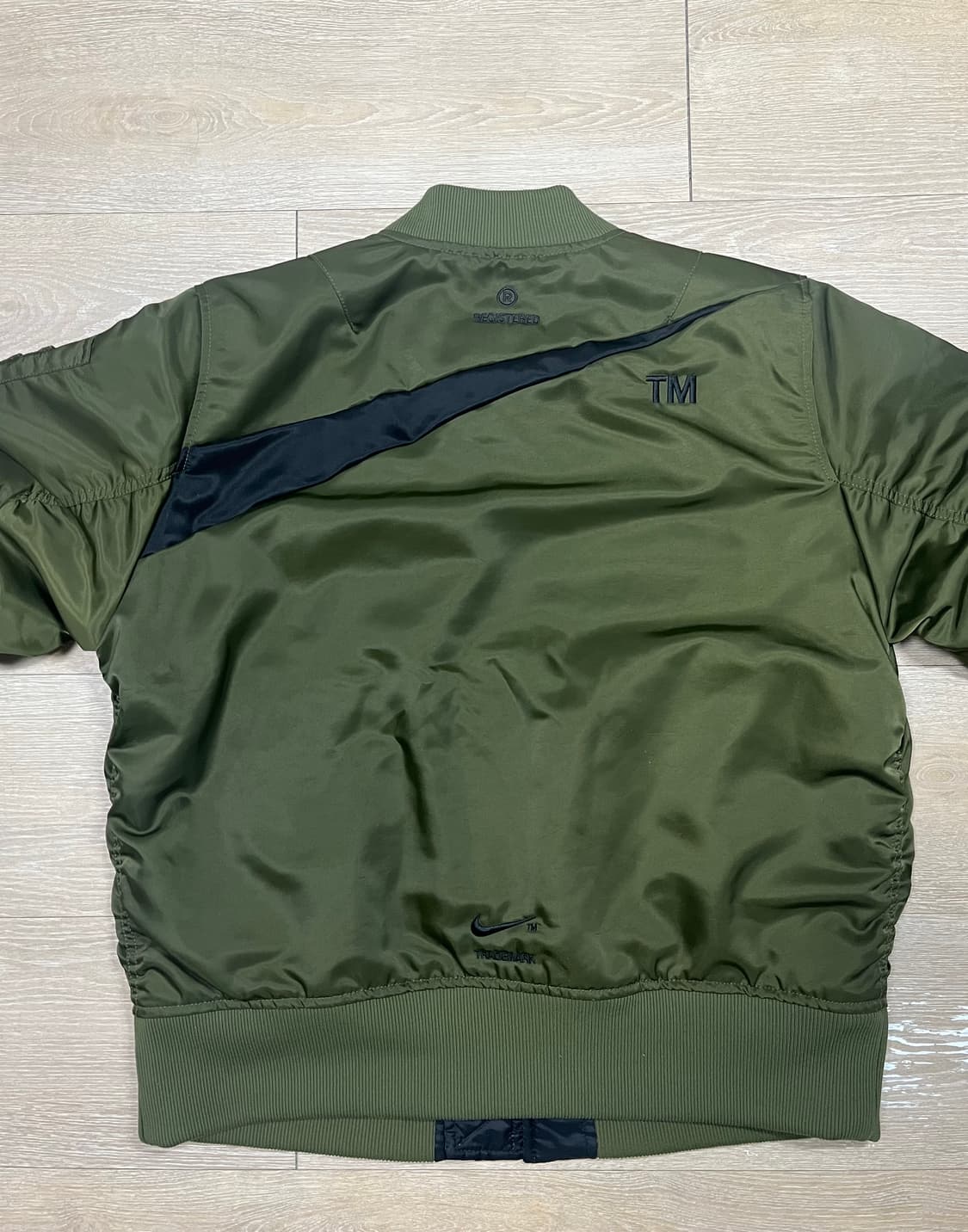 나이키 NSW 스우시 써마핏 봄버 러프 그린 상품이미지4