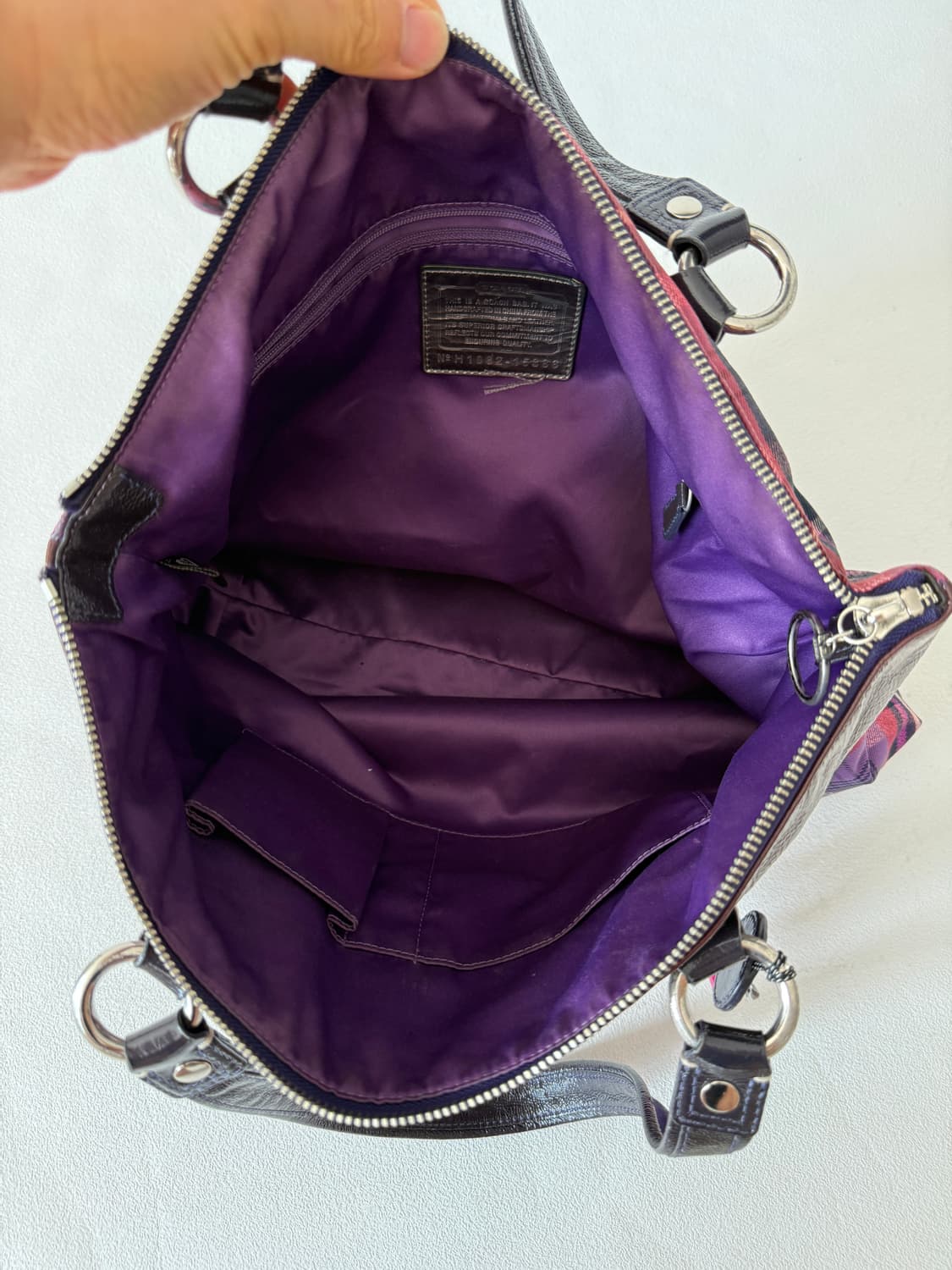 코치(Coach) 체크 토트백(내부 로고 갈라짐) 상품이미지6