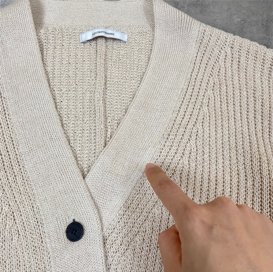 르17셉템버 연베이지 린넨 오버핏 크롭 가디건 FREE 상품이미지4