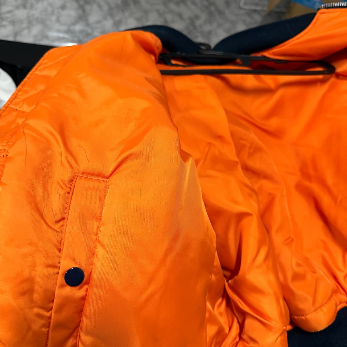 알파인더스트리 x 나사 풀 패치 리버시블 Ma-1 플라이트 봄버 자켓 상품이미지7