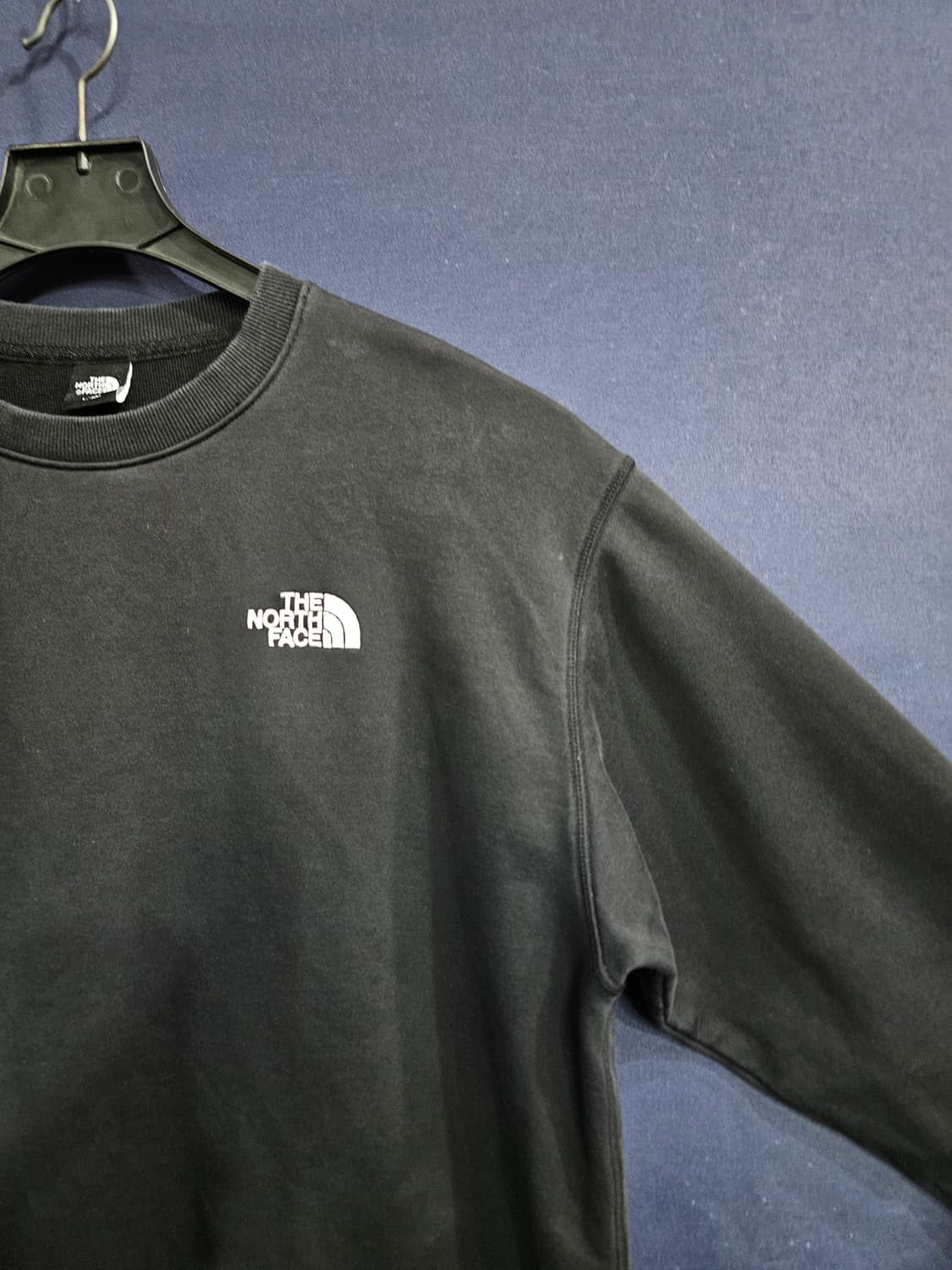 노스페이스 블랙 남성 세미오버핏 100 맨투맨  상품이미지4