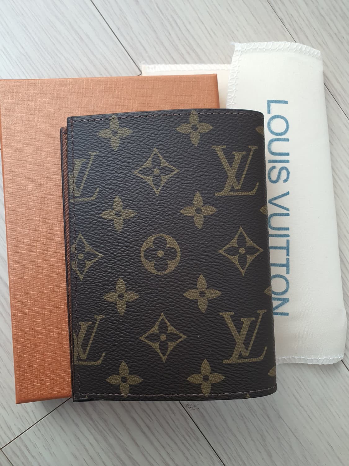 루이비통지갑 루이비통여권지갑 여권케이스 새상품 상품이미지4