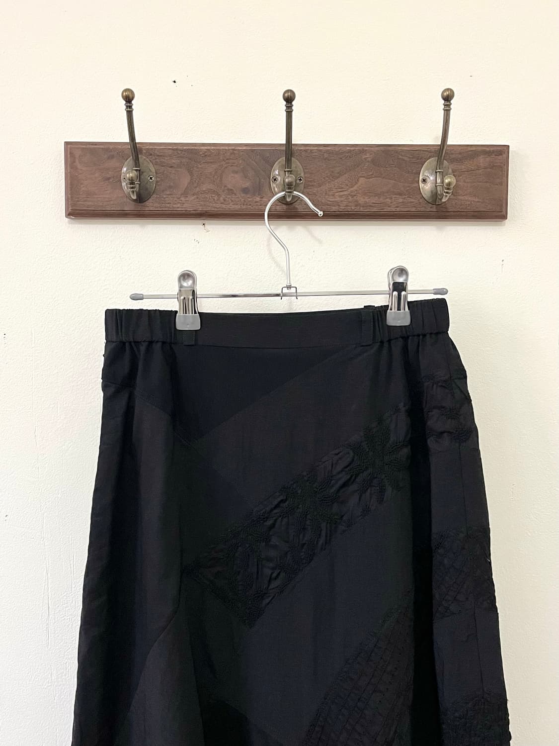 filo e filo 블랙 자수 롱 스커트 상품이미지2