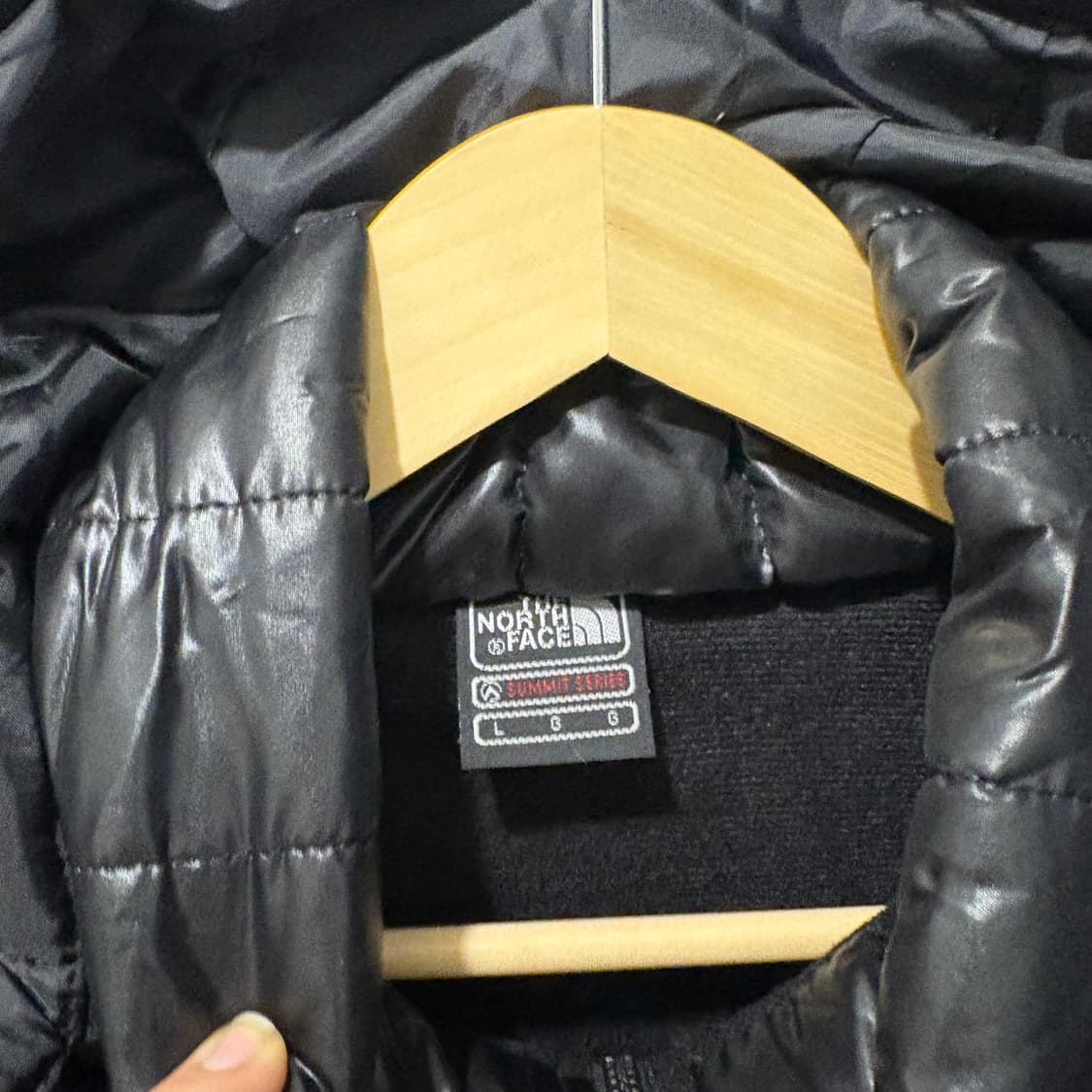 노스페이스 서밋시리즈 유광 후드경량패딩 상품이미지4