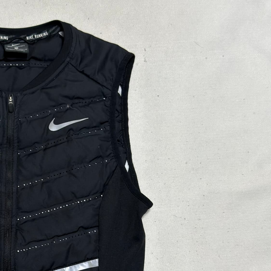 M 나이키 러닝 에어로로프트 베스트 상품이미지1