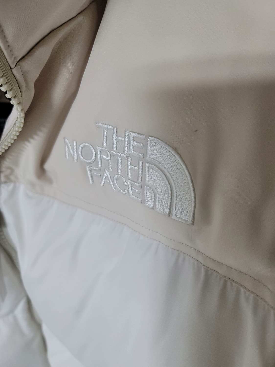 노스페이스 600 눕시 화이트 해외s 95사이즈 상태굿

 상품이미지3