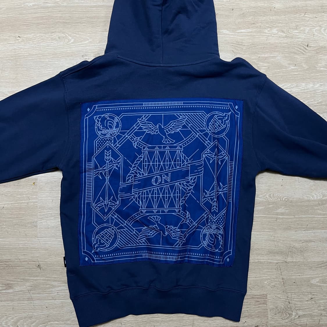 빅히트 BTS 방탄소년단 공식 ON 03 페이즐리 후드티 [네이비] M 상품이미지4