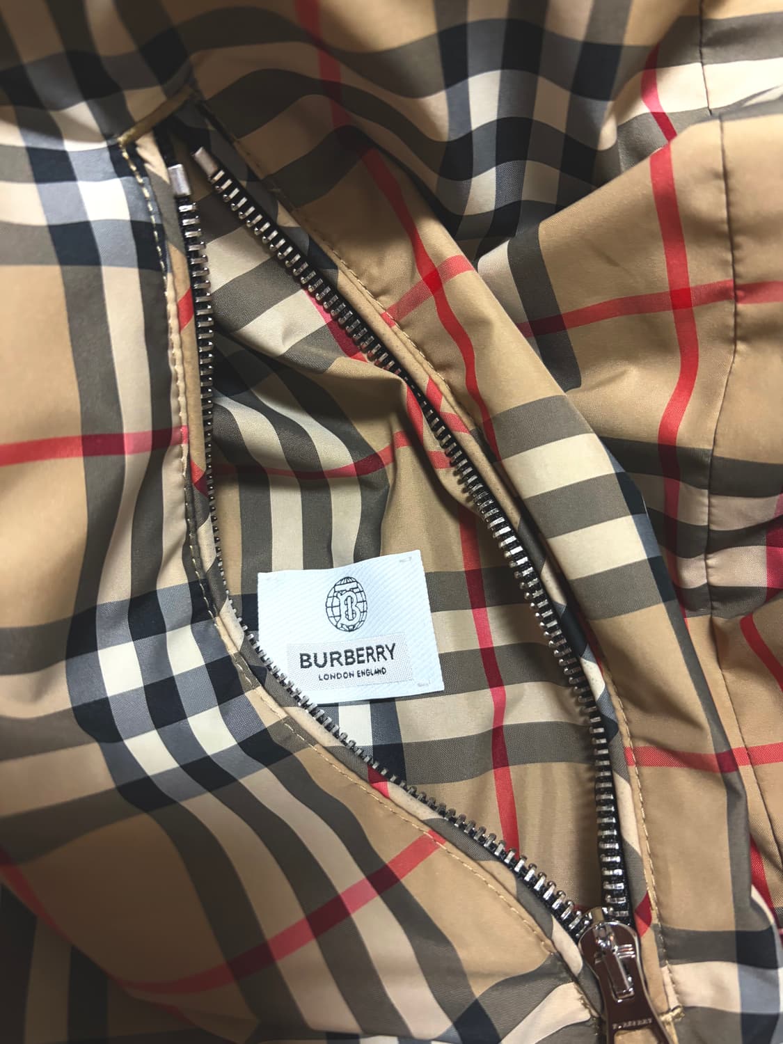 버버리 리버서블 바람막이 상품이미지4