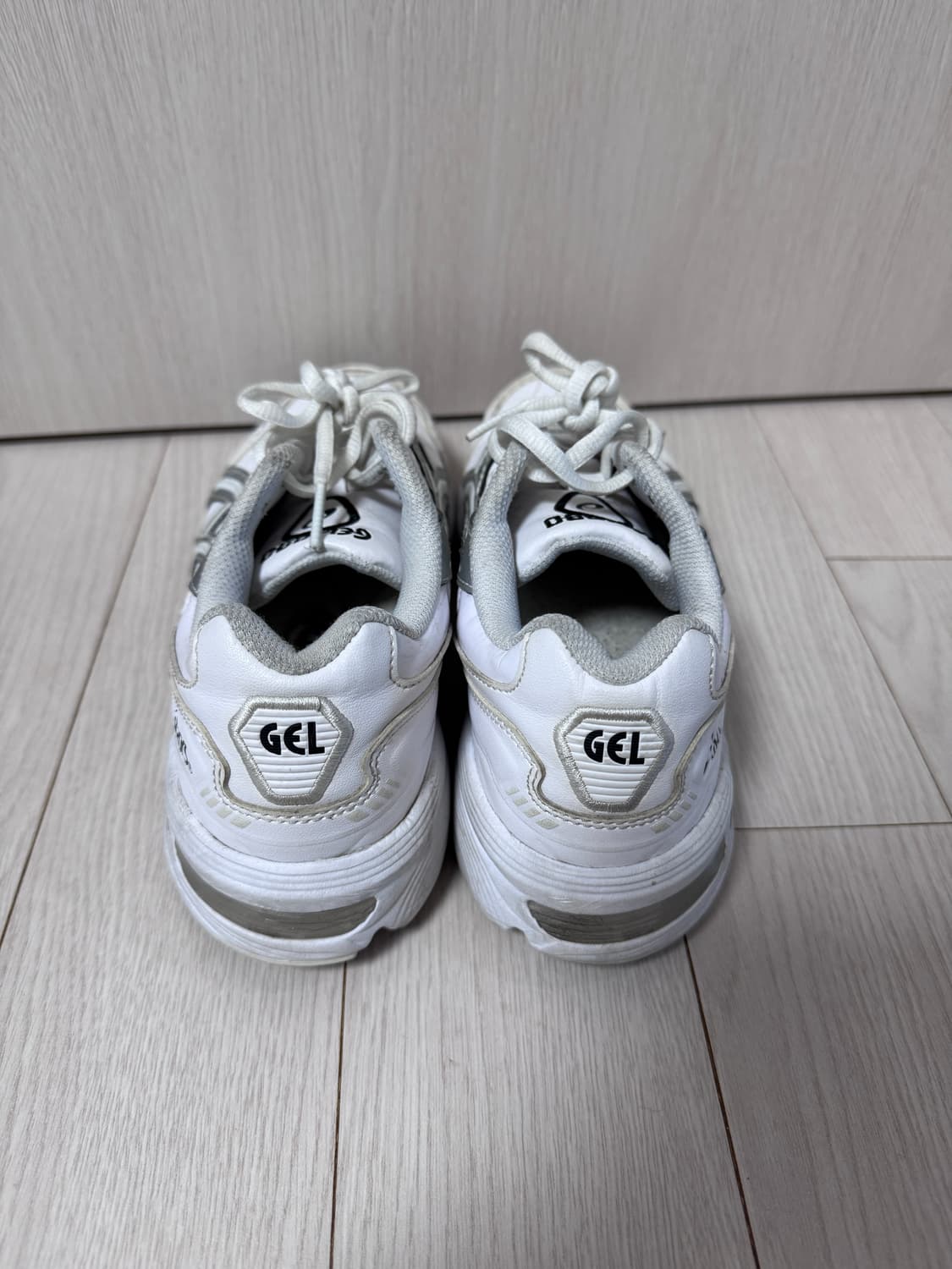 아식스 젤1090 화이트색상 판매합니다  상품이미지4