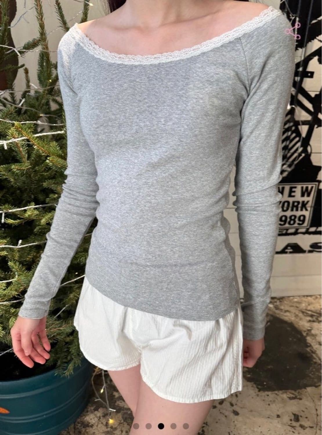 브랜디멜빌 라리사 회색 레이스 긴팔 티셔츠 상품이미지1