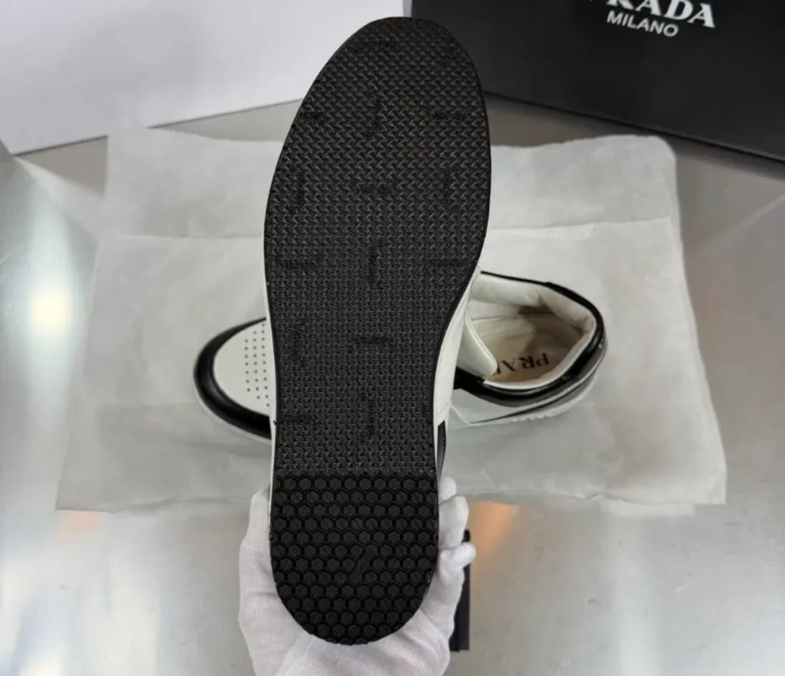 [정품] 프라다 밀라노 정품 레더 스니커즈 풀구성 270
 상품이미지3