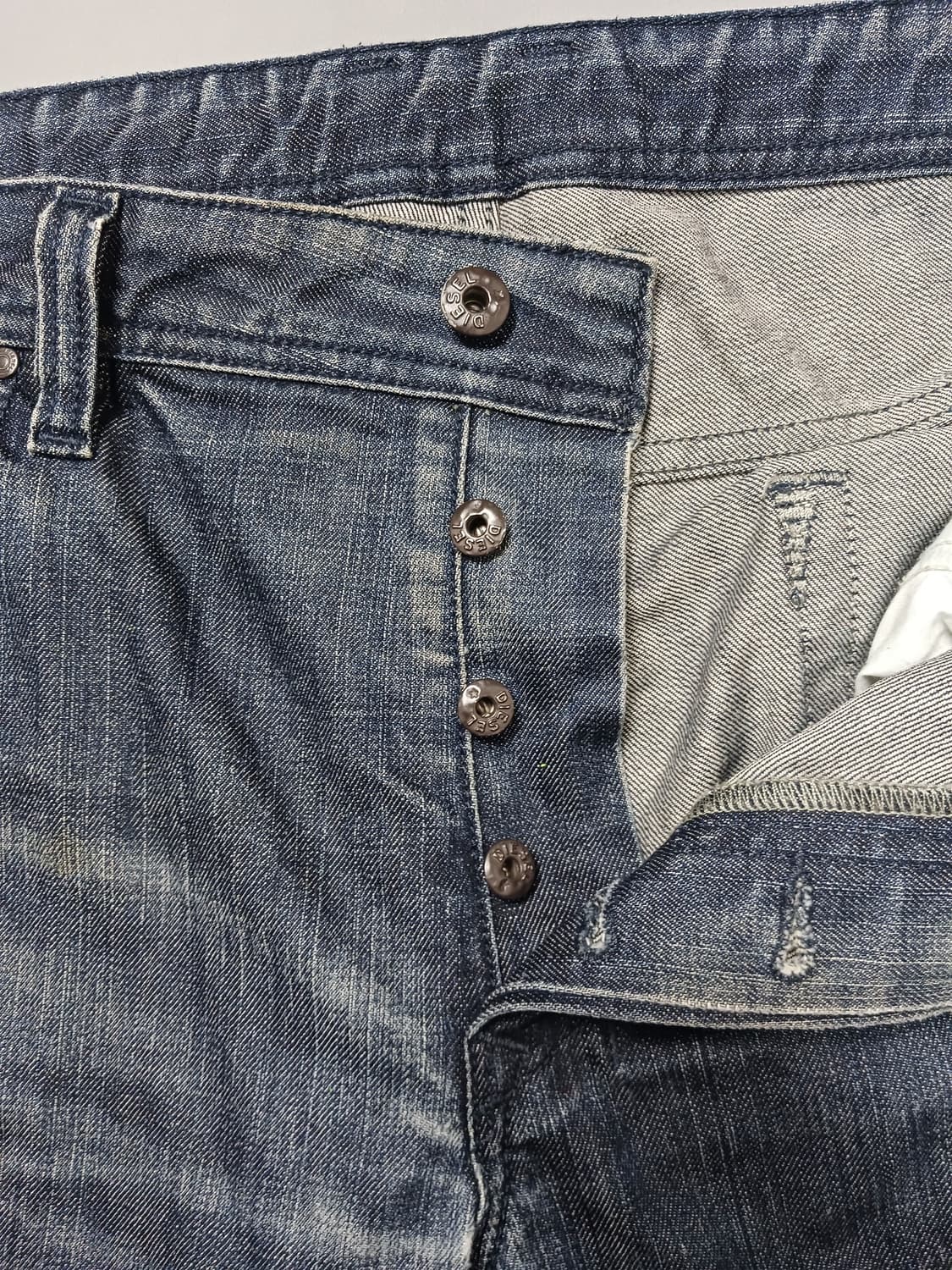 [36] 디젤 사파도 레귤러 슬림 스트레이트진 청바지 상품이미지6