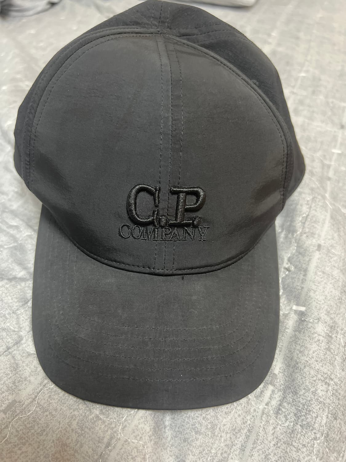 Cp컴퍼니 고글캡 xl팝니다. 상품이미지1