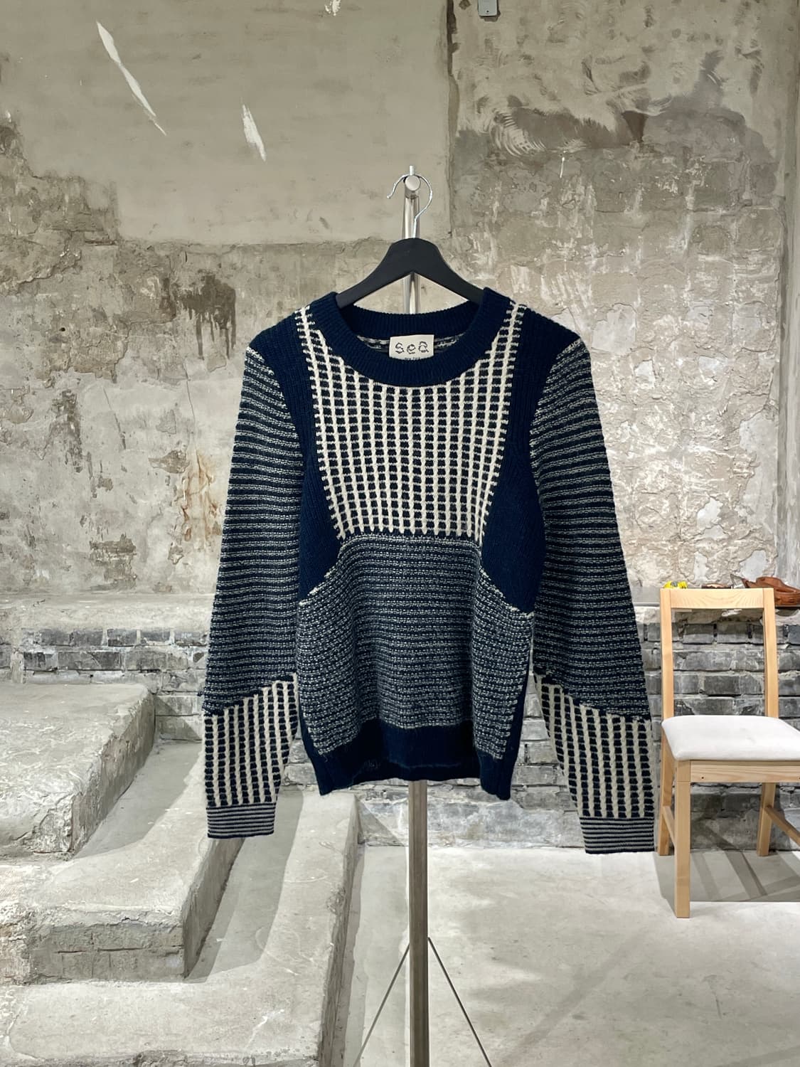 씨뉴욕 네이비 네트 스트라이프 알파카 울 크루넥 니트 상품이미지1