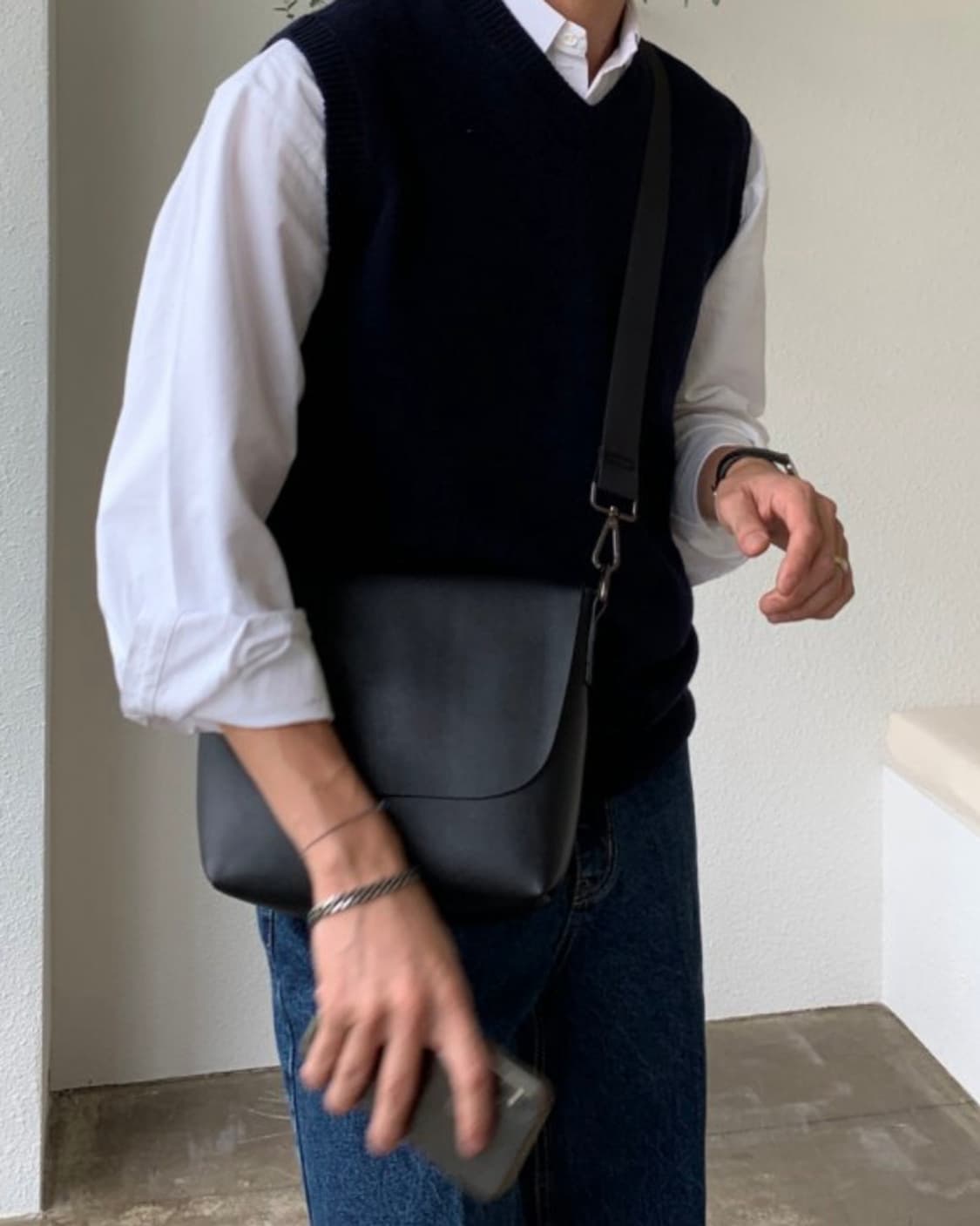 ★미사용 새상품★ 미니멀 블랙 크로스백 / 데일리 가방 / 깔끔한 디자인 상품이미지3