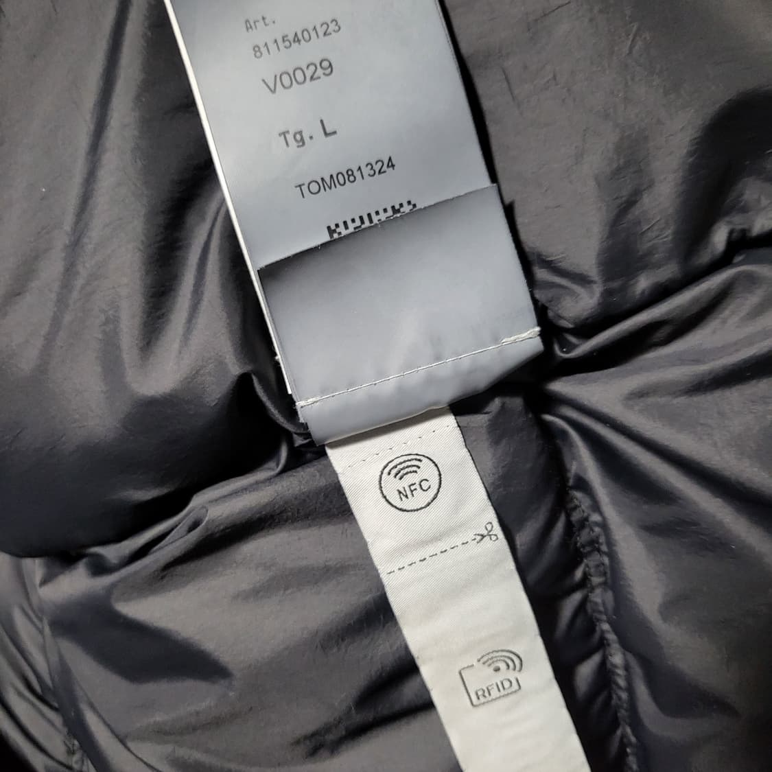 [새상품급/L size]24FW 스톤아일랜드 크링클랩스 다운 패딩 상품이미지7