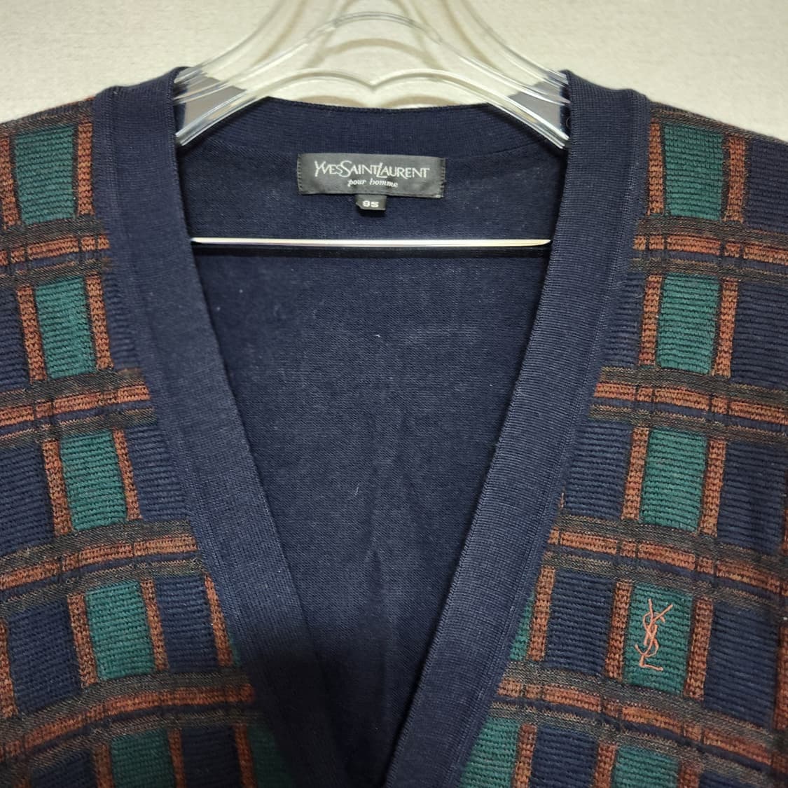 입생로랑 브이넥 가디건 남95 상품이미지3