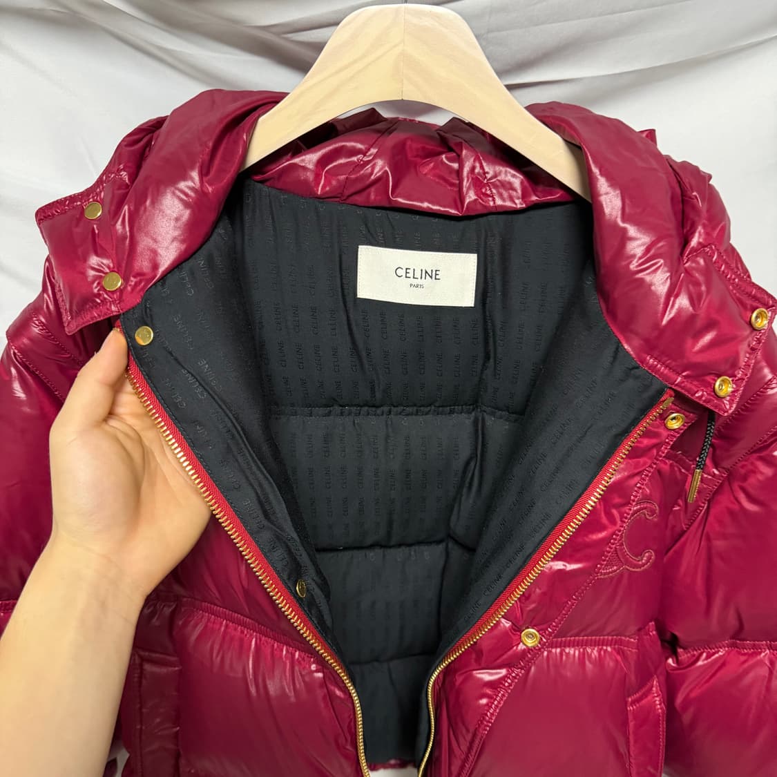 [S+급/38] 셀린느 라이트웨이트 나일론 크롭 트리옹프 여성패딩 상품이미지6