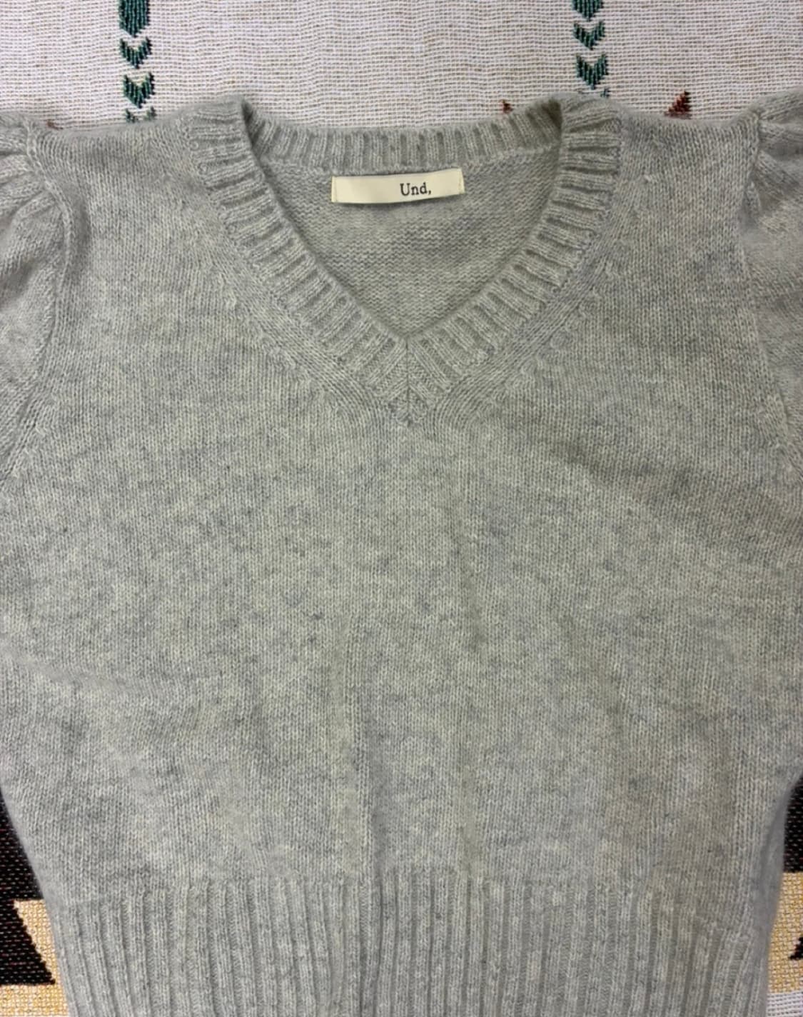 반팔 브이넥 니트 (레이어드 코디 추천!) 미착용제품 상품이미지2