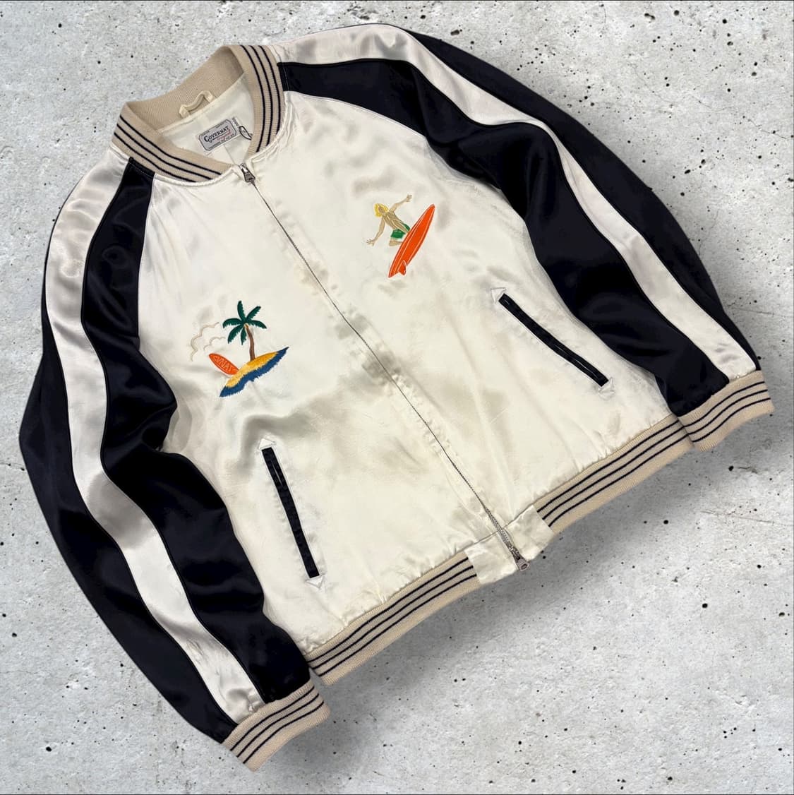 [XL] 커버낫 서핑 자수 블랙 화이트 봄버 자켓 B233 상품이미지1