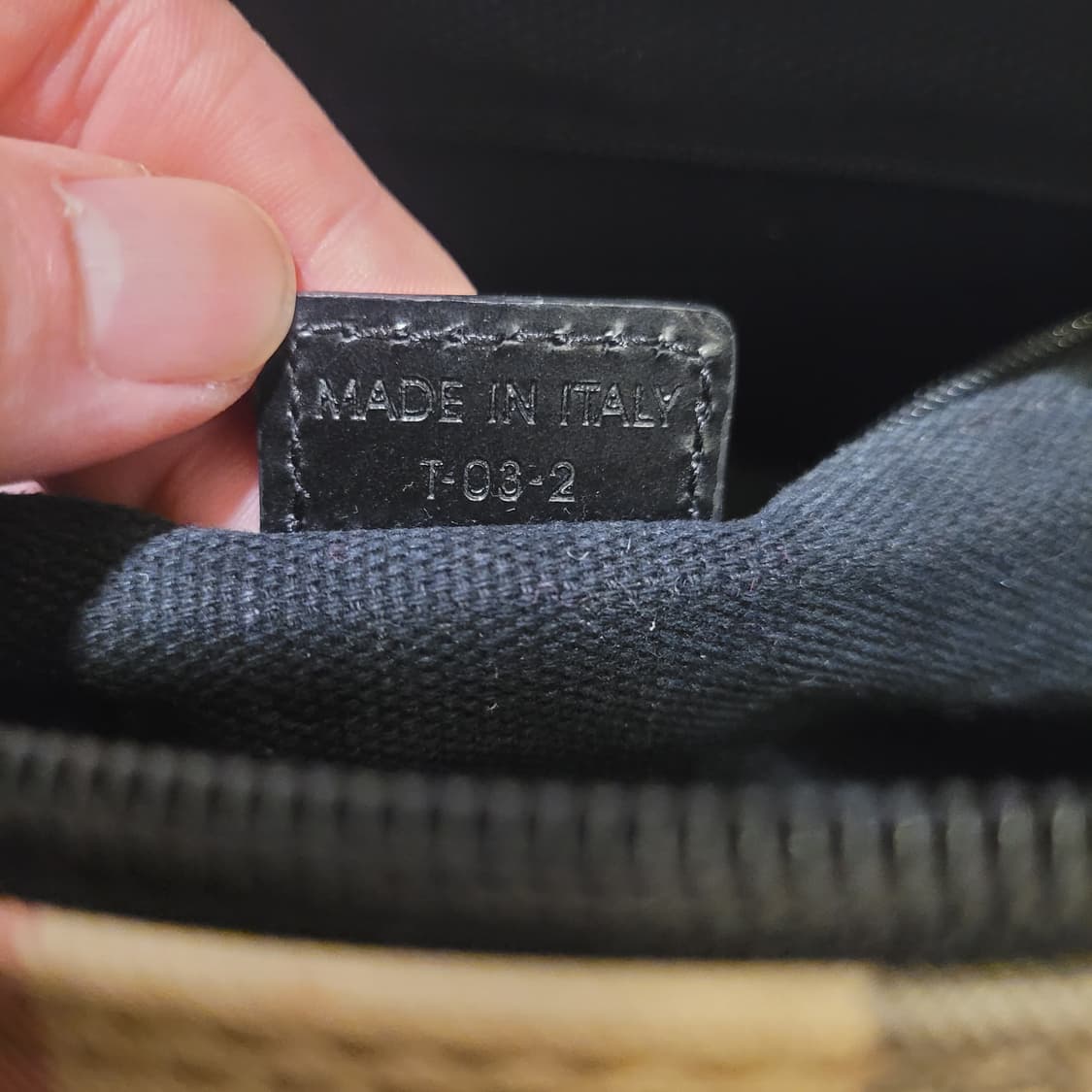 버버리 노바체크 원통 토트백 상품이미지10