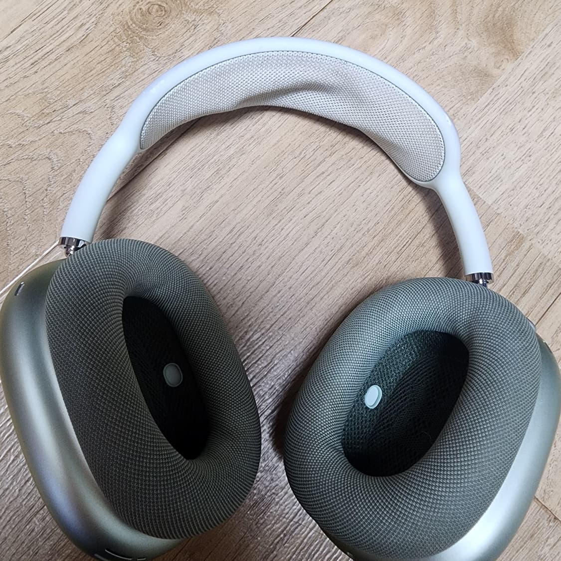 애플 에어팟맥스 실버 상품이미지1