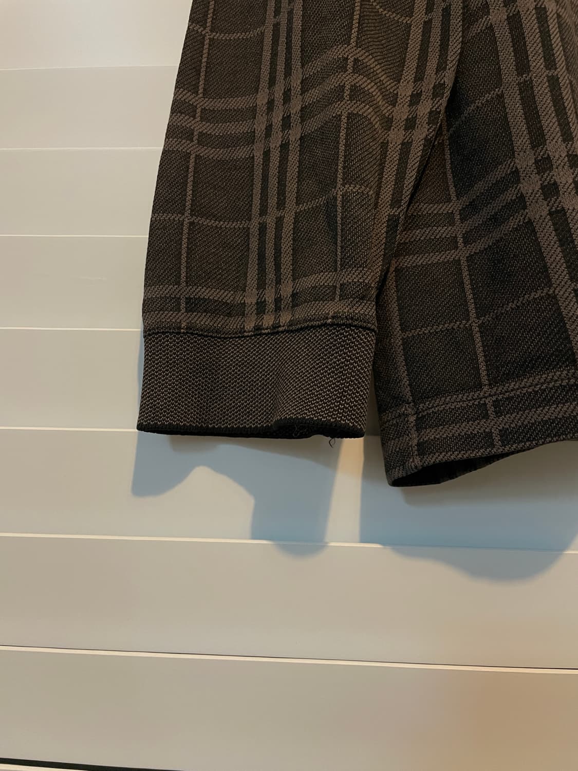 버버리 다크체크 pk넥 상품이미지8