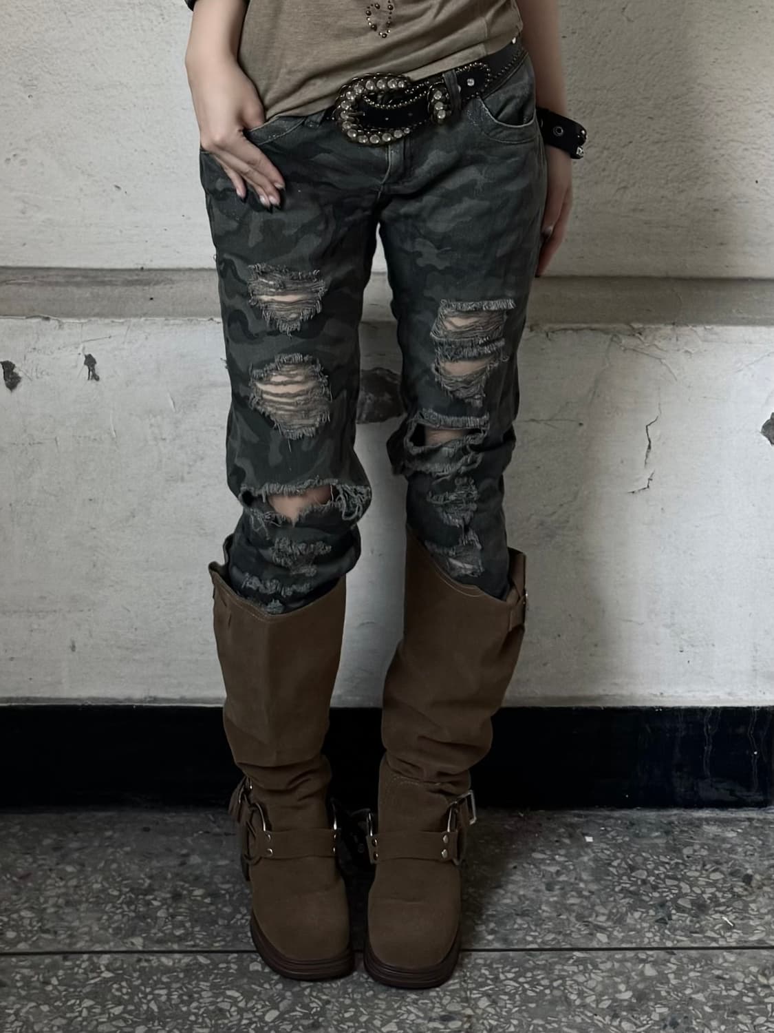 Distressed camo pants 상품이미지1