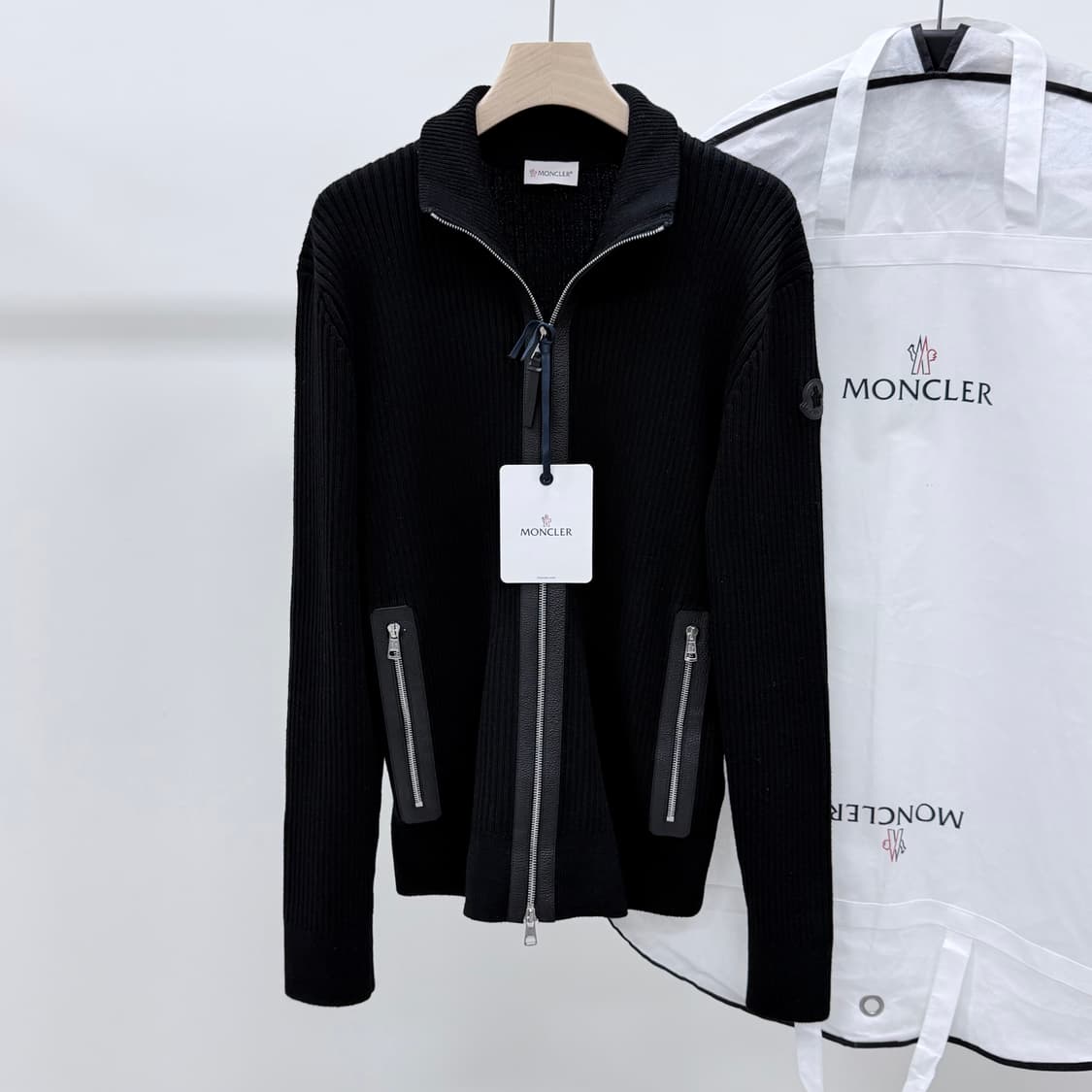 [미사용/선물가능] 몽클레어 트리콧 니트 집업 가디건 블랙 L 상품이미지1