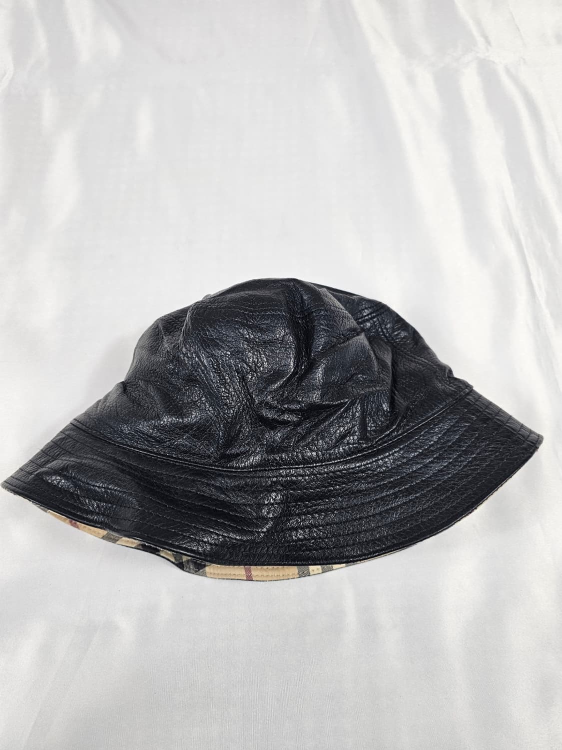 버버리레더버킷햇 상품이미지1