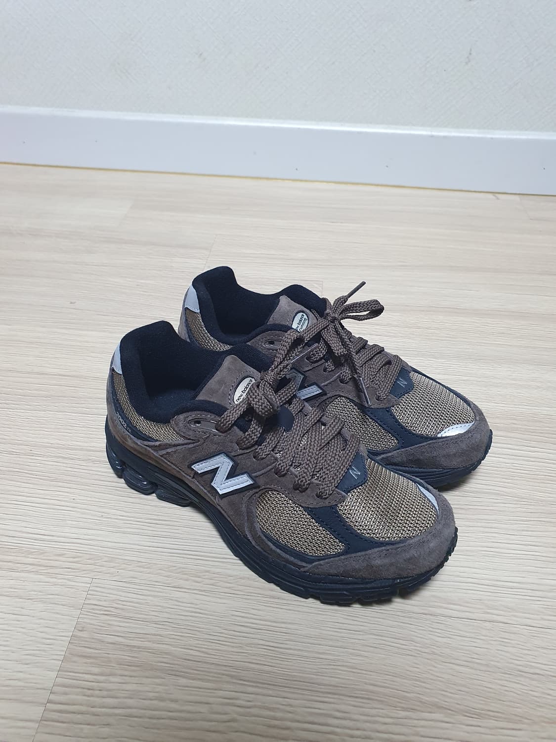 뉴발란스 2002R 브라운 운동화 230 상품이미지2