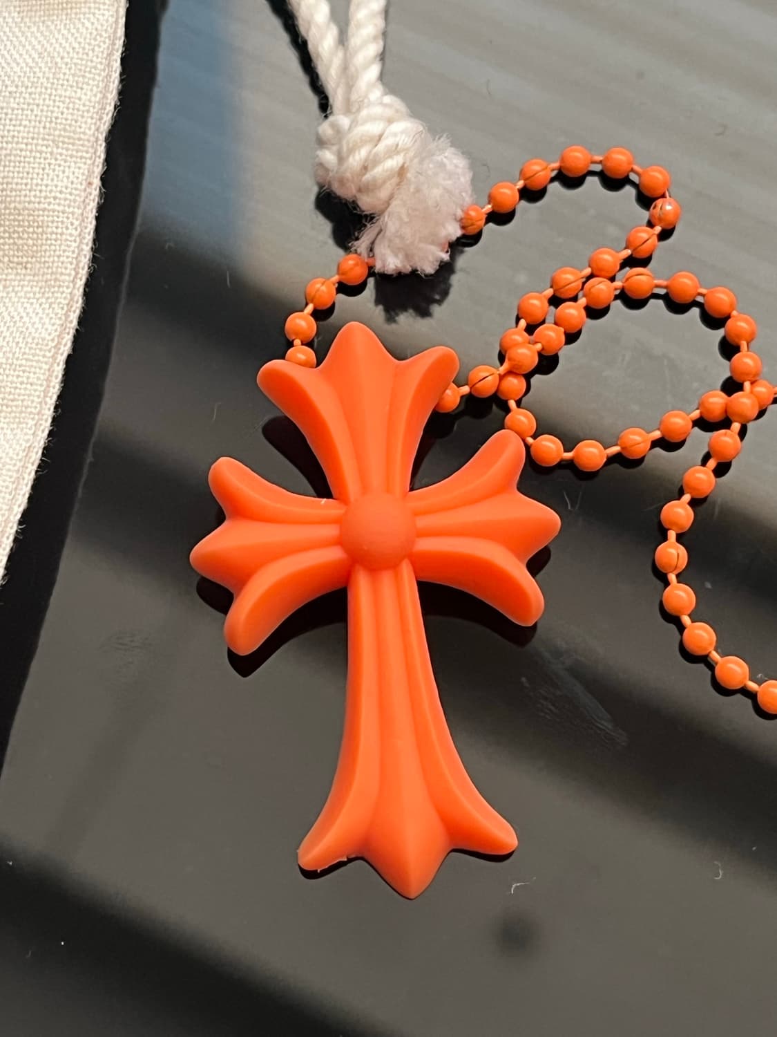 크롬하츠 실리크롬 CH 크로스 펜던트 오렌지 상품이미지2