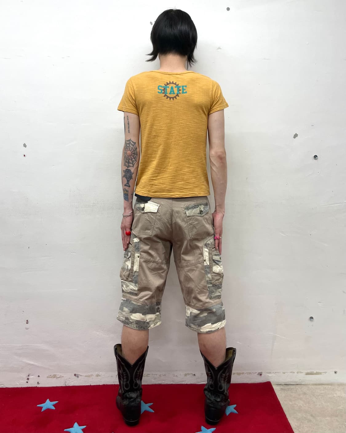 mustard button lettering T-shirt  상품이미지4