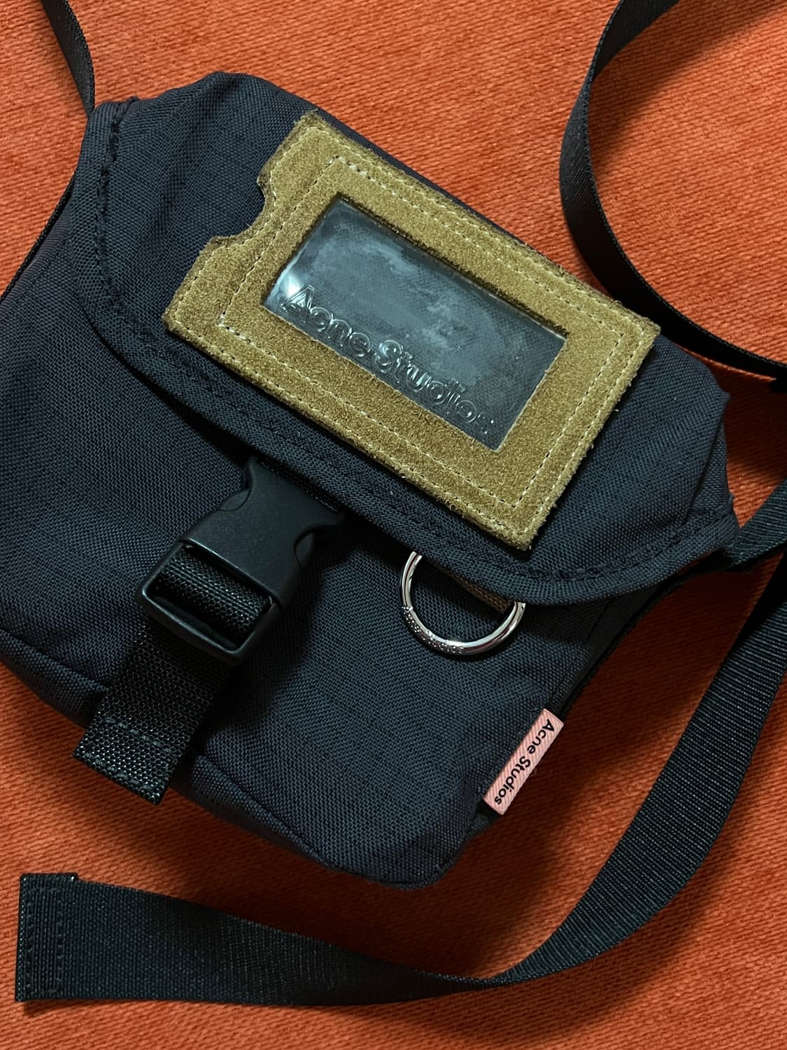 아크네 스튜디오 스웨이드 트림 폴드오버 플랩  미니 크로스백 상품이미지2