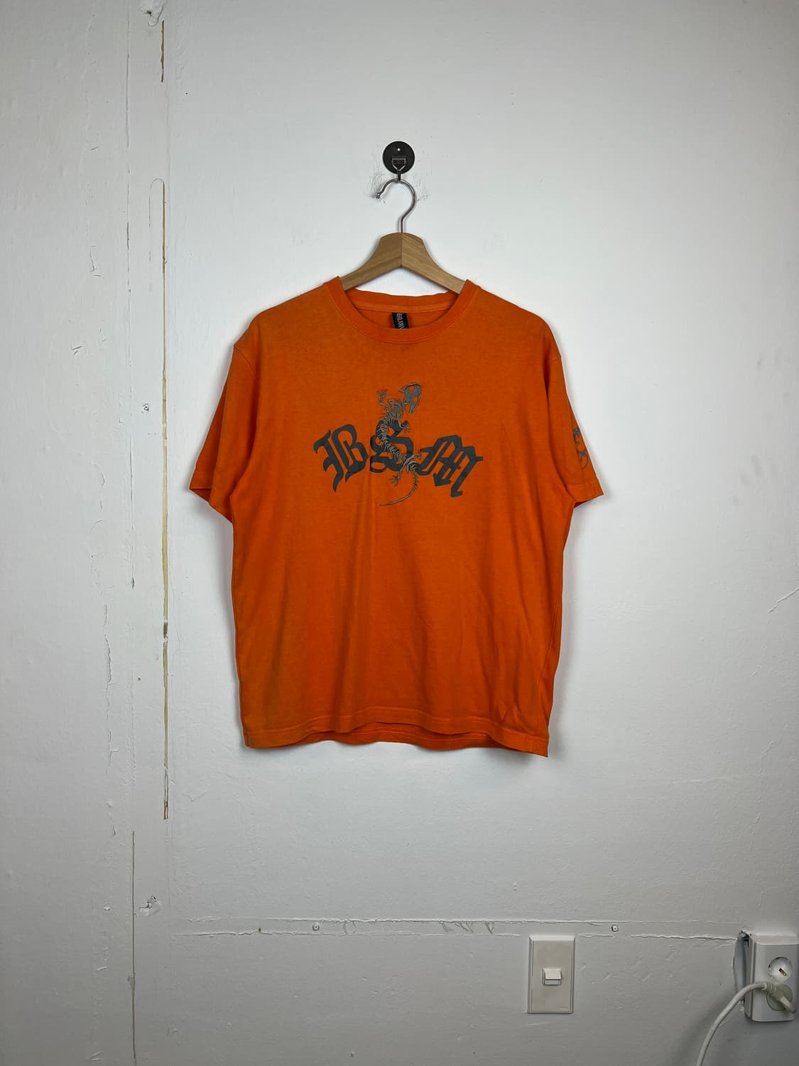 T209 본즈샐러맨더 오렌지 반팔 티셔츠 M 상품이미지1