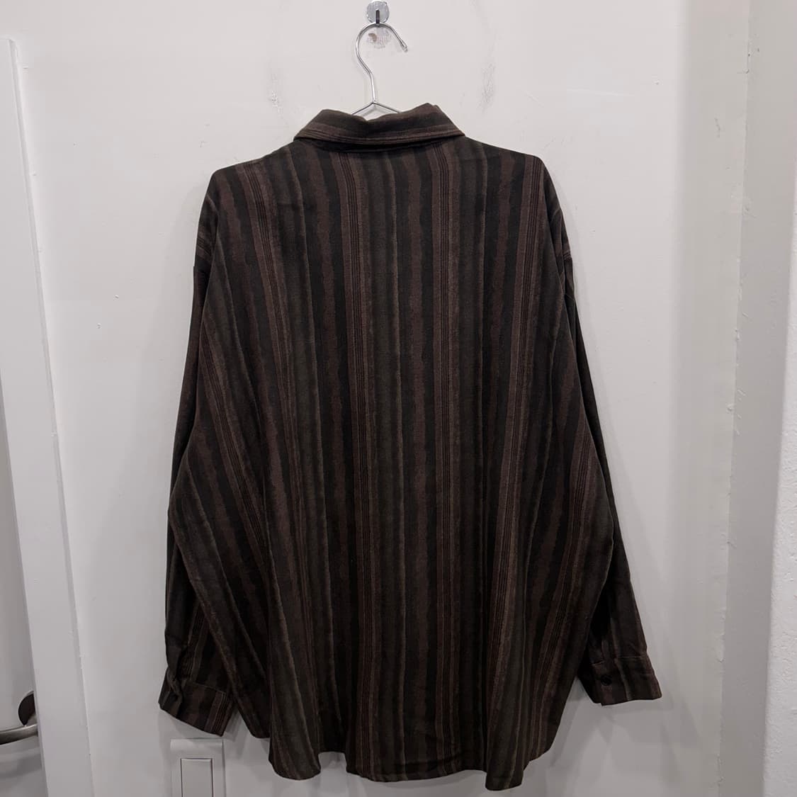 피터 배색 스트라이프 스웨이드 오버핏 셔츠 상품이미지5