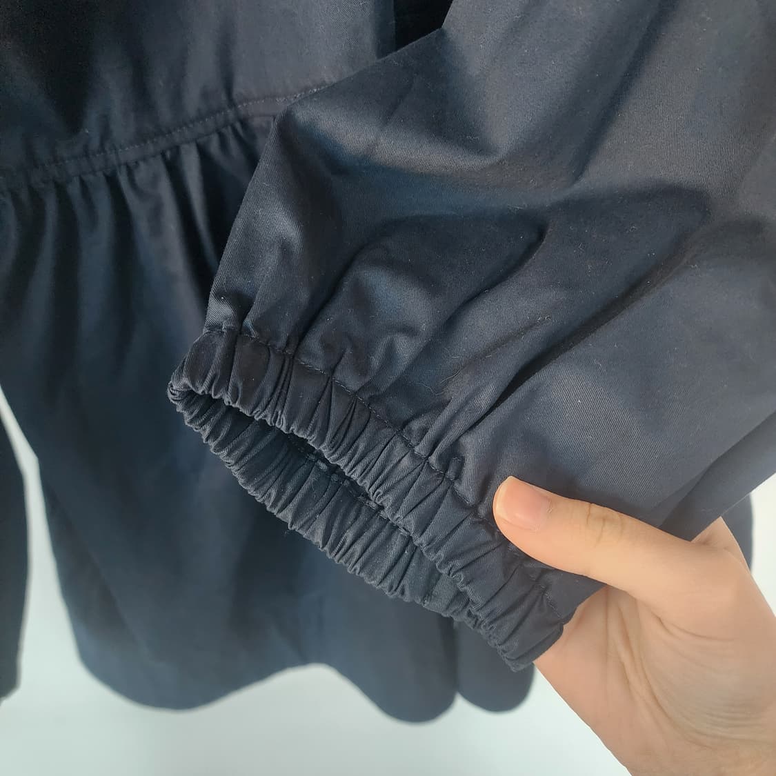 코스 블랙 슬리브 블라우스 상품이미지3