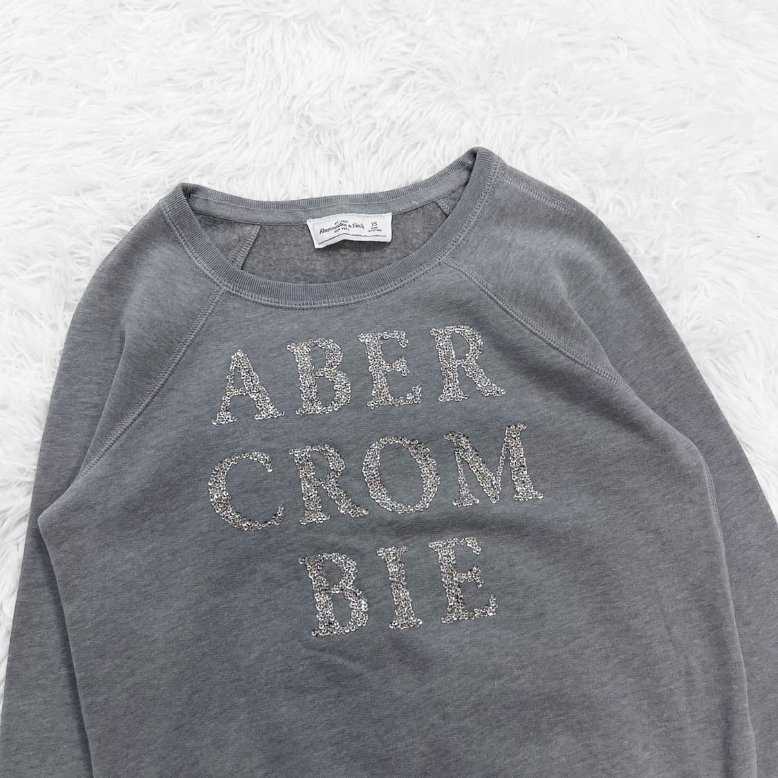 아베크롬비 글리터 로고 맨투맨 그레이 상품이미지3